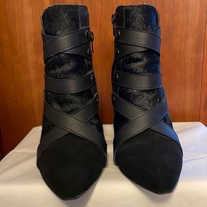Booties, black with side zippers